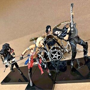 Discontinued 2005 Mötley Crüe Shout at the Devil Figurine Set – Complete
